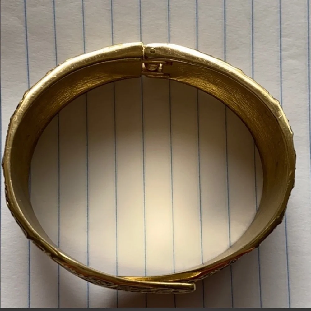 Embracing Leaves Hinged Cuff Bangle in Gold Tone - Picture 9 of 12